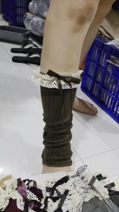 24145 Leg warmers Kaos Kaki Gothic Lolita Socks Punk Leg Warmer Vintage Warmers penghangat kaki musim salju winter bahan Acrylic wol tebal renda atas pita cute panjang 35cm