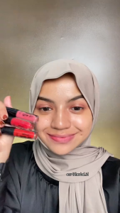 LIP CREAM SR12 PERONA BIBIR LEBIH RINGAN DARI LIPSTIK