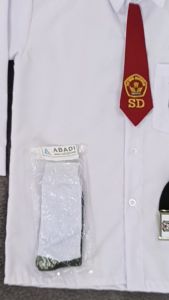 setelan seragam sekolah putih-putih panjang anak laki-laki sd kelas 1-6