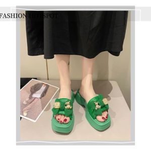 Wulove สวยสับ รองเท้าแตะแฟชั่นผู้หญิง ดีไซน์ส้นสูง ความสูงของส้น 1.5 นิ้ว ปลายเท้า 1 นิ้ว แถมโบว์ลายสุด ไม่ควรมองข้าม ดีไซน์ของคุณว่าดี