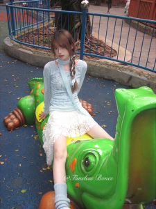 กระโปรงสั้นผ้าลูกไม้สีน้ำตาล ทรงเอวสูง กระโปรงสั้นทรงเอ กระโปรงสั้นแบบไม่สมมาตร แฟชั่นสำหรับผู้หญิง ฤดูใบไม้ร่วง 2024