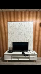 วอลเปเปอร์ติดผนัง ขนาด0.45x9-10เมตร ติดง่าย กันน้ำ มีกาวในตัว ลอกออกไม่ทิ้งคราบ ฟรีแผ่นรีด สติ๊กเกอร์ติดผนังบ้าน วอลเปเปอร์ติดผนังบ้าน Wallpaper sticker PVC