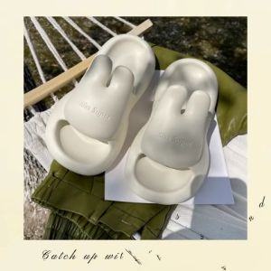 รองเท้าแตะหญิง รองเท้าผู้หญิง ดีไซน์ทรงกระต่ายน้อยหูตั้ง ความแบ๊วความปังคือยืนหนึ่ง มีร 4 สี แท็กเพื่อนมาตำเลยครัชช