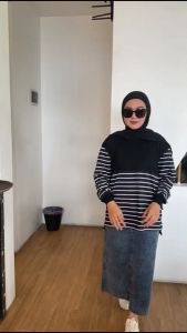 Kaos Atasan Oversize Wanita: Kombinasi Terbaru & Nyaman
