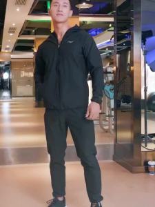 ผู้ชายซาวน่าสูทออกกำลังกายเหงื่อลดน้ำหนัก