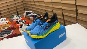 รองเท้ากีฬาHO--KA Challenger 7 - สีฟ้า รองเท้าออกกำลังกาย เหมาะกับทุกสภาพพื้นผิว สินค้าพร้อมกล่อง