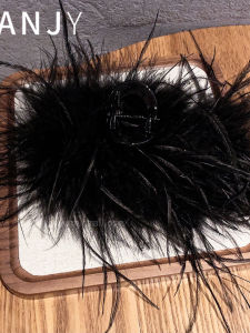 Elegant Black Feathers Large Shark Clip Hair Accessories for Women Stylish Hair Grips Fashionable Hairpins Wedding Party