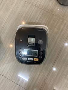 Nồi cơm điện cao tần cốc nước bù ẩm STeam  200 độ