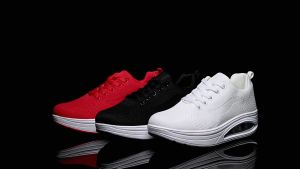 NEW รองเท้าผ้าใบผู้หญิง งานถัก สีแดง พื้นสูง 5 ซม. ทรงสวย น้ำหนักเบา ใส่ทำงาน ใส่เที่ยว ใส่ออกกำลังกาย ไซส์ 36-41 พร้อมส่งจากไทย