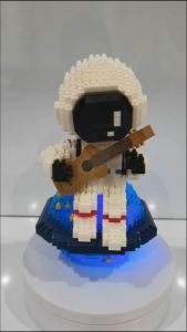 )New Astronaut Piano/Guitar With Light/LED Nano Block Mini Building Blocks