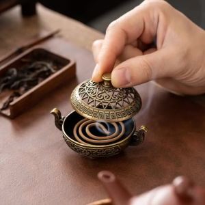 Lọ Đốt Trầm Hương Đồng Cổ Điển Mạ Đồng Sang Trọng Đế Đốt Than Bằng Nhựa Tổng Hợp