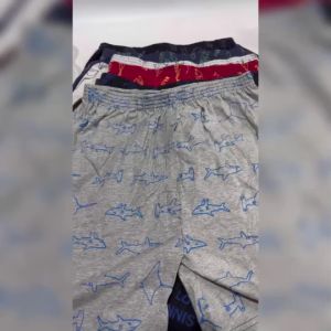 กางเกงบ๊อกเซอร์ใส่ได้ทั้งหญิงทั้งชาย 5ตัว 150฿ 10ตัว250฿  ลายสกรีนผ้ายืดใส่สบาย  ขนาดฟรีไซส์เอว26-38ใส่ได้  ทางร้านคละสีคละลา