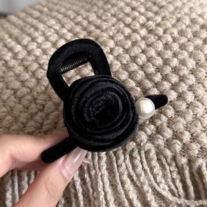 Kẹp Tóc Hoa Hồng Nhung Ngọc Trai Thanh Lịch Đầu Xuân Phụ Kiện Tóc Nữ Cao Cấp Kẹp Tóc Sau Đầu Kẹp Cá Mập Kẹp Tóc Thời Trang