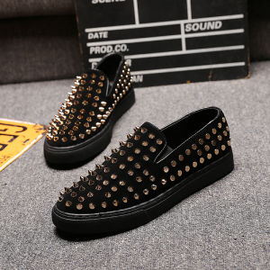 Casual Rivet Shoes Mens Slip-On Nail Shoes Trendy Korean Version Willow Rivet Shoes Breathable Low Heel Flat Bottom Rubber Sole