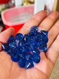 100g hạt nhựa pha Lê đa sắc màu làm nhuy hoa làm phụ thời trang.