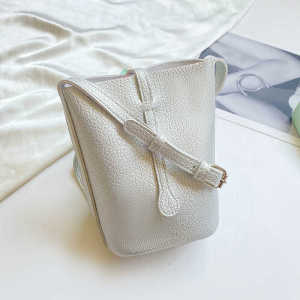 Soft Leather Small Bucket Bag Womens Crossbody Phone Bag Daily Use Compact Fashionable Spring 2025 New Style Handbag