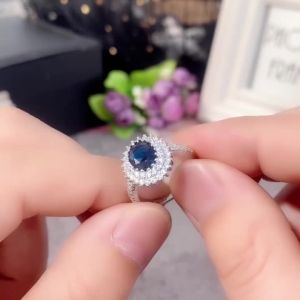 Huitan Wedding Anniversary Ring with Oval Cutting Blue Cubic Zirconia Luxury Jewelry Valentines Gift Fashion Rings for Women