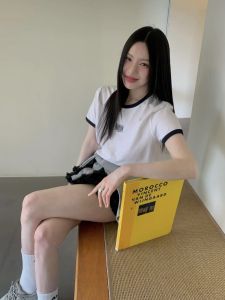 Marithe Korean Summer New Arrival: Simple Embroidered Splice Color Round Neck Short Sleeve T-shirt for Women