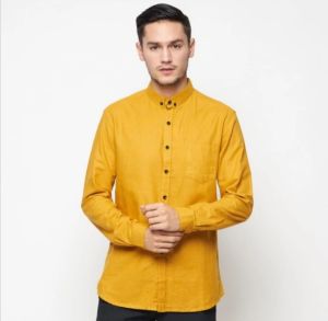 Kemeja Basic Pria Lengan Panjang Warna Kuning Kunyit Bahan Adem