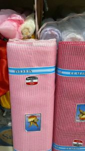 ( per 1 meter ) Kain motif kotak kotak ABADI kecil cele 4 mm meteran lebar 140 cm bahan alas taplak meja makan prakarya sekolah dekor dekorasi ruang ruangan craft kerajinan tangan schrunchie schruncie ikat rambut bando aksesoris fashion tutup galon