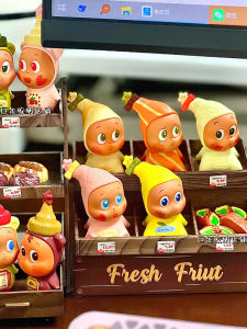 Starman Small Cute Grain Bread Display Box Step Storage Rack Dustproof Figurine Placement Toy Storage Box Foldable Plastic