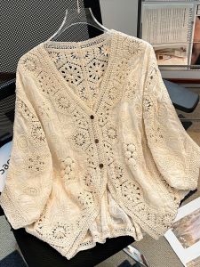 Hollow V-Neck Long Sleeve Sunscreen Slimming Blouse