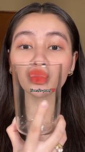 【BUY 1 TAKE 1】O.TWO.O Lip Makeup Set Lip Tint Kissproof Matte Waterproof 24 hoursLong Lasting Liquid Lipstick Cosmetic Locking Formula Lightly Set