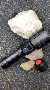 Senter Cahaya Kuat Layar Baterai Digital: Penggunaan Senter LED Isi Ulang Type-C