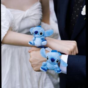 Disney Lilo & Stitch สายรัดข้อมือน่ารักการ์ตูน Stitch เด็ก Snap วงกลม Plush สายรัดข้อมือตุ๊กตาอุปกรณ์เสริมงานแต่งงานวันหยุดของขวัญ