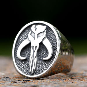 2024 new Alien Skull Ring for Men And Women Cool Stainless Steel Punk Biker Ring Vintage Gothic Signet Ring