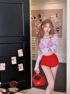 New 2025 Womens Bikini Three-Piece Set Vacation Beautiful Red High-End Feeling Swimming Costume Separate Design Thermal Spring