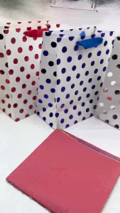 4PCS Premium Polka Dot Paper Gift Bags – Perfect for Party Favors and Souvenir Packaging