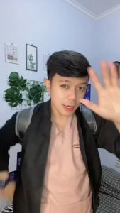 LeoLeo Exclusive Whitening Face Serum Wajah Untuk Pria Penghilang Jerawat Pencerah Skin Barrier Anti Flek Hitam Menjaga Menghaluskan dan Mengembalikan Skin Barrier Niacinamide 5%