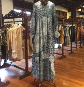 Gala Dress Viscos by Dian Pelangi LIMITED EDITION Busana Muslim Baju Maxi Gamis Abaya Kaftan Gaun Outfit Busui Pesta Pernikahan Kondangan Wanita Hijaber Cantik Anggun Modis Modern Elegan Mewah Model Korea Motif Batik Cap Hand Made Kekinian