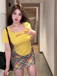 เสื้อยืดคอกลมแขนสั้นผู้หญิงไซส์ใหญ่ สไตล์หวานและเผ็ดร้อน ทรงเข้ารูป ผ้าฝ้ายผสมไนลอน ฤดูร้อน 2025 เสื้อผ้าทำงาน