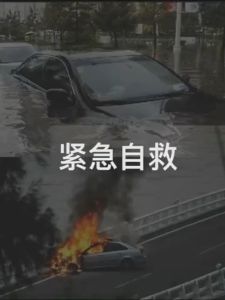 【FAST DELIVERY】 Car Safety Hammer Car Window Galss Breaker Auto Mini Life-Saving Escape Car Emergency Tool汽车安全锤 车窗玻璃破碎器