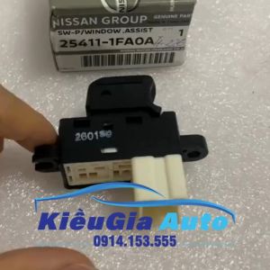 Công tắc lên kính Nissan Livina 2008-2013