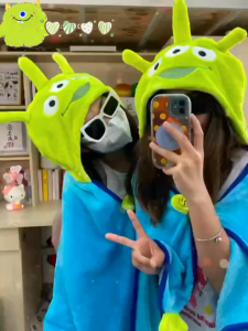 PP ผ้าคลุม ผ้าคลุมตัว ผ้าห่ม Little Green Man น้อง Alien เจ้าสามตา จากเรื่อง Toy story (100*150cm)