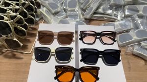 ชุดแว่นตากันแดด เลนส์โพลาไรซ์ กรอบสี่เหลี่ยม ป้องกันรังสียูวี ขนาดใหญ่ สไตล์เกาหลี สําหรับผู้หญิง และผู้ชาย คุณภาพหลัก สำหรับผู้หญิง และผู้ชาย