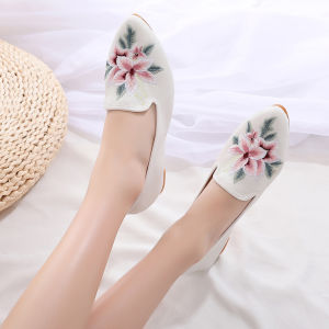 Elegant Embroidered Hanfu Dance Shoes Womens Footwear Ethnic Style Increased Height Interior Chinese Traditional Costume Slippers
