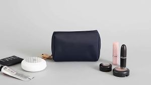 Pouch Cosmetic Lipstik Mini Panjang Travel Portable Korean Makeup Dompet Organizer Tas Kosmetik Travel Tahan Air
