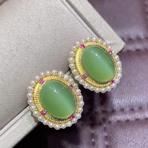 Montagne Jewelry 18k Pure Gold earring for women Gem Pearl Inset Design 15.8x13.2mm Fine Jewelry Natural Cat eye Grade Green Jade Earrings Stud Earring