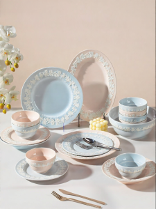 Yomerto | French Embossed Dinner Plate