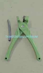 กรรไกรตัดยางเข้ามุม 90 องศา-ตัดยางตัว V (สำหรับยางอัดกรอบกระจกอลูมิเนียมมุ้งลวด ฯลฯ)