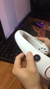 Quạt Mini Đeo Cổ Không Cánh Hàng Chuẩn Usb Mini Thời Trang Thể Thao Có Led Thông Báo Pin Và Tốc Độ Gió Mạnh Không Ồn Đeo Đi Xe Tiện Lợi