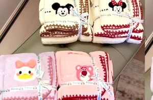 LITTLE DAISY | OTARU Kids Towel 2in1 / Handuk Anak Lembut Halus Premium Quality / Handuk Mandi Karakter Motif Lucu HALUS LEMBUT