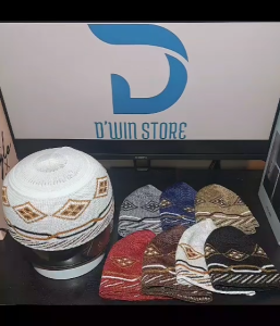 Peci Rajut Pria yang Menyerap KeringatPeci motif untuk ibadah dipakai sehari hari dan sovenir