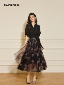 Elegant Design Black Solid Top and Skirt Outfit