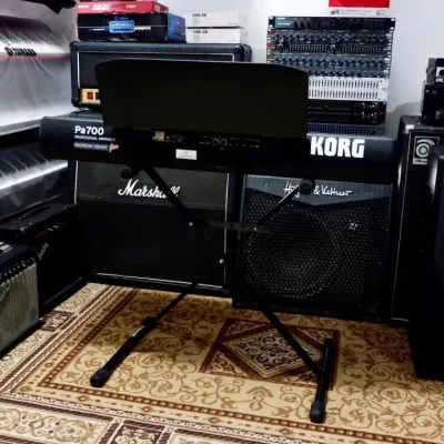 Keyboard Korg PA 700
