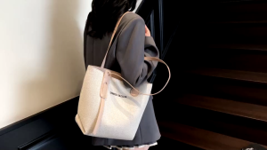 SARNEED Claire Bag กระเป๋าสะพายไหล่ (แคลร์) ใบใหญ่ ทรงโท้ท ทำจากคอตตอน ระบายอากาศดี สะพายไม่ปวดไหล่